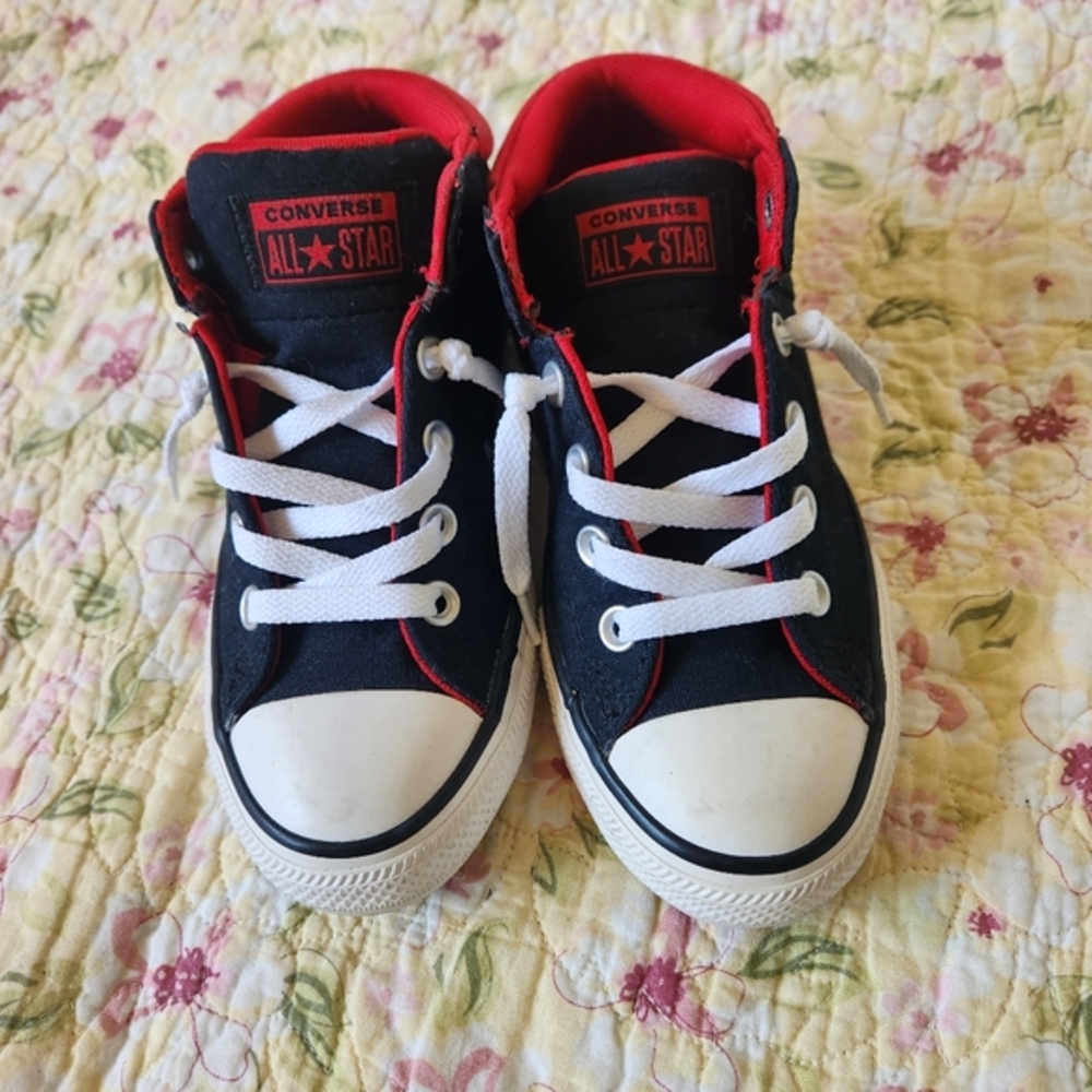 Converse all🌟starKids' Black/Red/white High-Tops Size 2 pre-owned